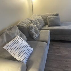 Sectional Sofa With Chase