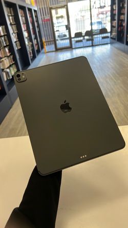 iPad Pro 13 inch Wi-Fi and LTE 256gb