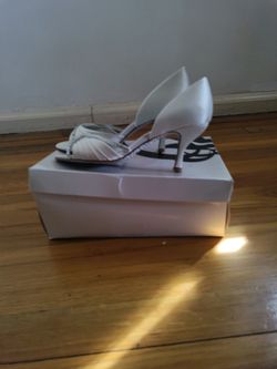 Nine West White Pump Heels 7.5 Inches