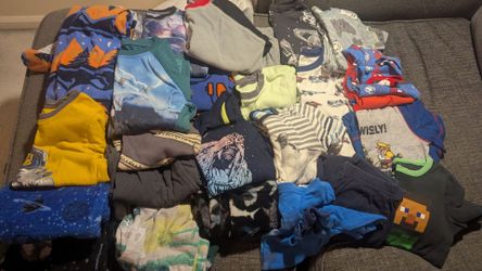 Boys pajamas size 6/7. 30 pieces for $20.00.