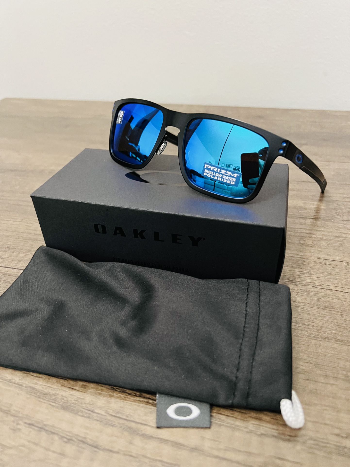 NEW Polarized Oakley Holbrook