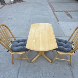 Dual Table And Chairs 40-in Round 2 Chair