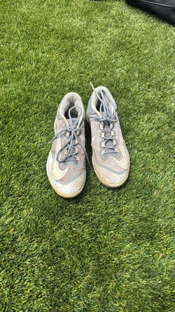 Metal Spiked baseball cleats