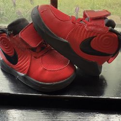 Nikes SIZE 7
