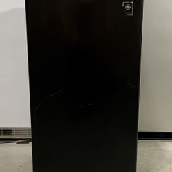 GE Mini Fridge Refrigerator 