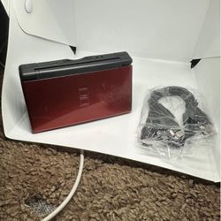 Nintendo Ds lite w/charger