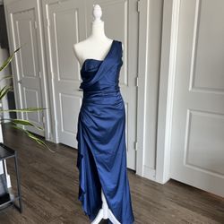 BABYBOO- Brand New “Julienne Maxi Dress” Navy  Sz MED