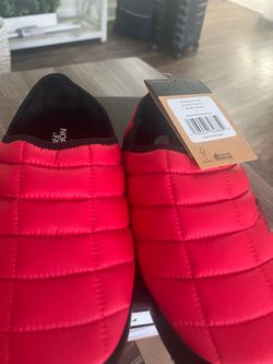 Northface Slip On Size 8M Red
