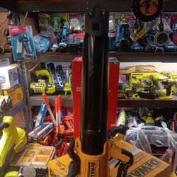 DEWALT
20V MAX 125 MPH 450 CFM Brushless Cordless Battery Powered Blower (Tool Only)