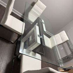 London Glass Dining Room Table Set For Sale 