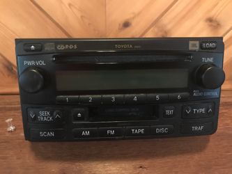 Toyota stereo CD Changer