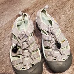 Keen Sandals - Women's - size 8