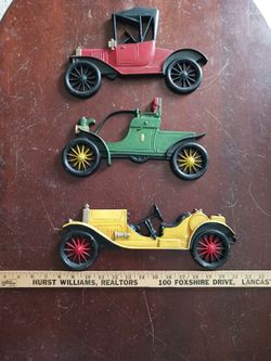 VINTAGE CAR CAST METAL WALL HANGERS