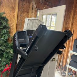Horizon treadmill 