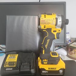DeWalt 20V XR Impact Driver with Battery And Charger- DCF860