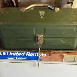 vintage fishing tackle box