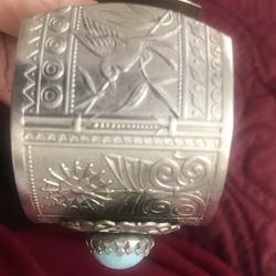 Silver and Turquoise Artisan Crafted Wrist Band 
