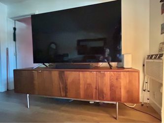 75” Samsung smart TV with Sonos sound bar