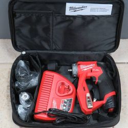 Milwaukee 2505-20 m12 3/8” Installation Drill Driver *LIKE NEW*