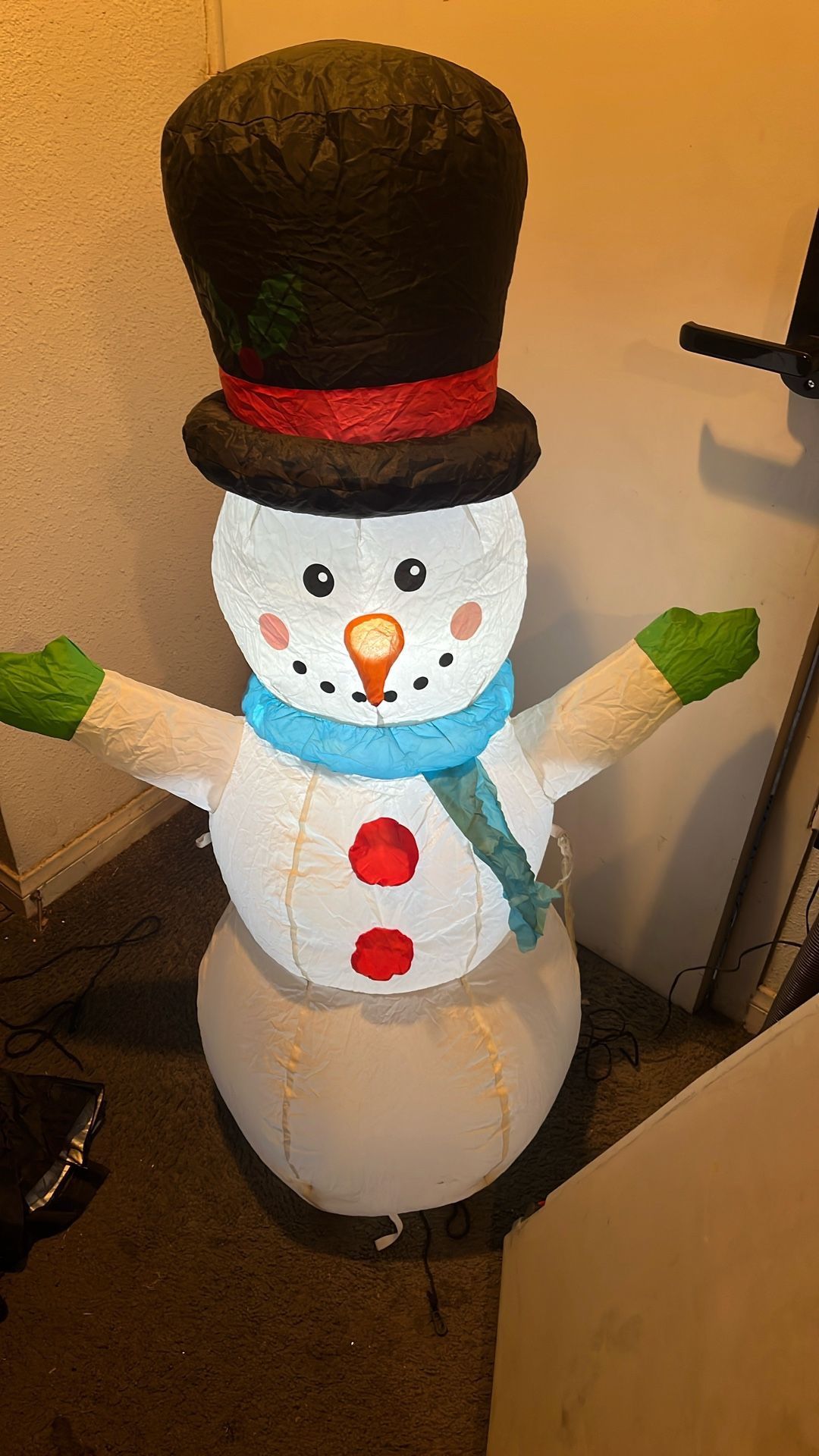 Merry Moments 4 Ft Inflatable Snowman.$17