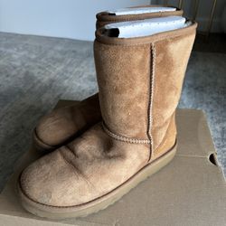 UGG Women's Classic Short Boot II