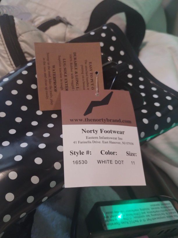 Woman's Rain boots With Tags 