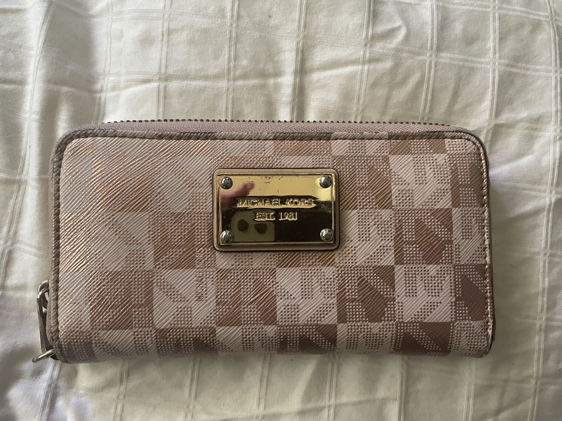 Michael Kors Wallet Great Condition 