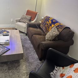 Full Living Room Set Up!