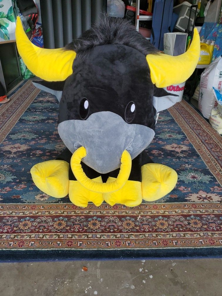 Giant Stuffy Bull 40in By 30in Like New