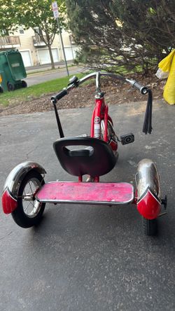 Schwinn tricycle for toddlers (antique)