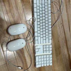 Apple USB Keyboard with Numeric Keypad (Model A1243) + 2 Apple USB Mice (Model A1152)