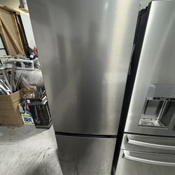 Sharp Bottom Freezer Refrigerator 