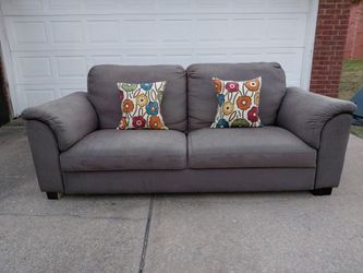 Ikea Couch (free delivery)