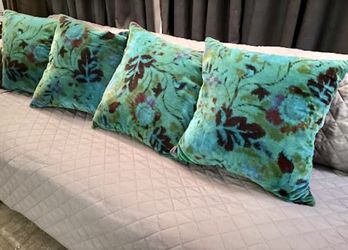 Nice High End ELITIS Down Filled 20” Green Velvet Designer Throw Pillows 20 Available