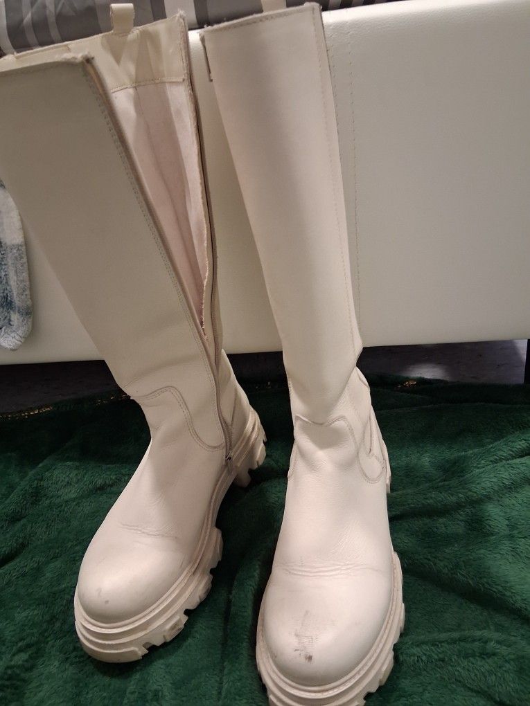 White Steve Madden Boots Size 8