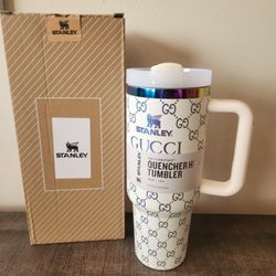 Stanley Tumbler 40 0z  Brand New With Straw Color White 