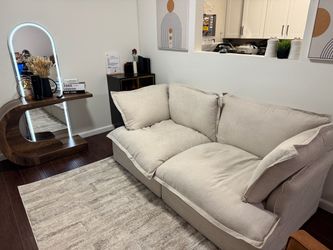 Juno love seat
