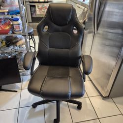 Nice Used Excellent Condition  Black Office Chair.