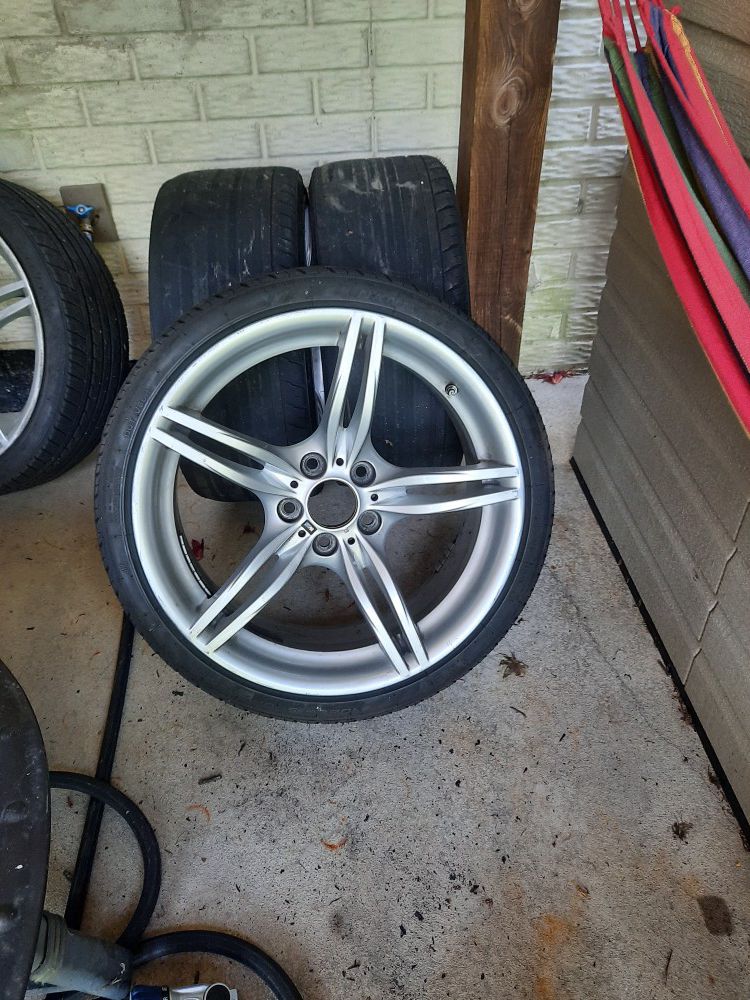 BMW Z4M rims and tires 225/35/19 & 255/30/19