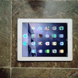 Apple iPad 2 2012  A1395 16 Gb 