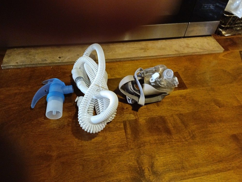 Tubing Face Mask And Medication Dispenser For CPAP Machine And Asthma Machine