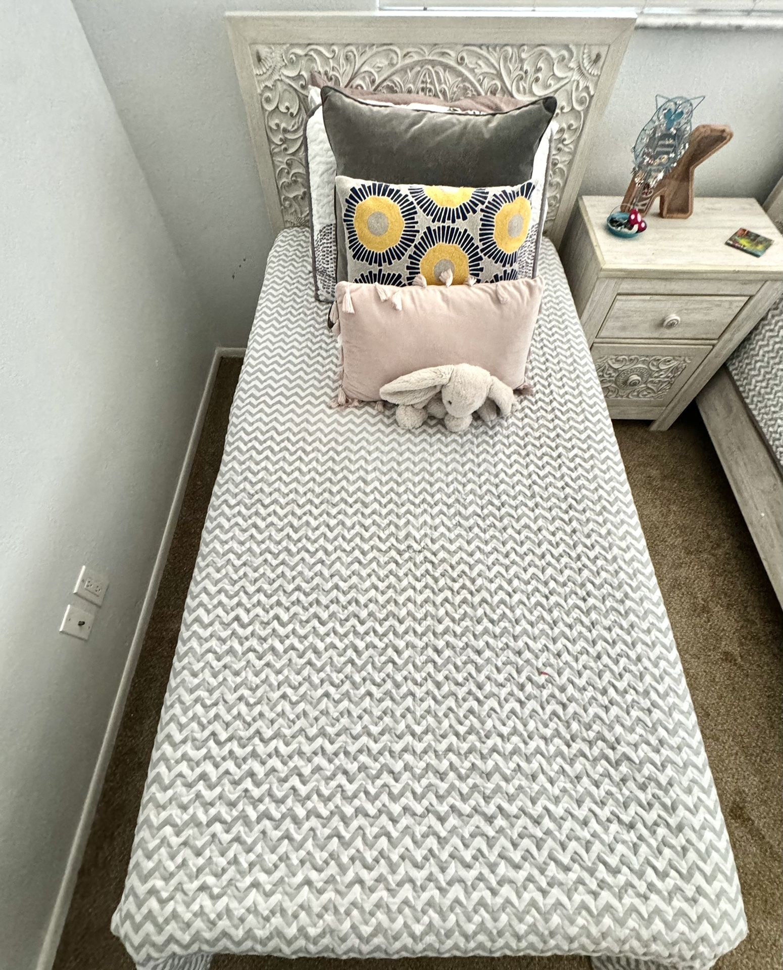 Twin Bed Frame + mattress