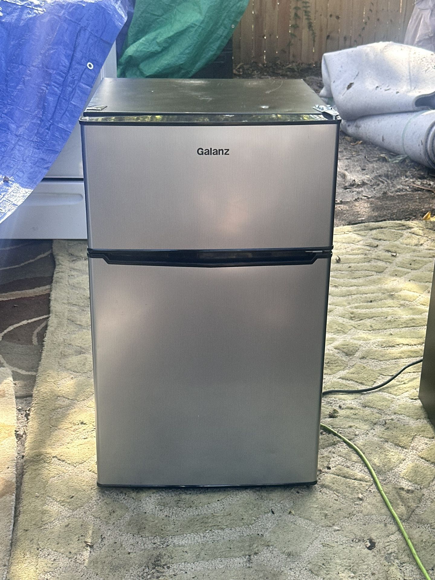 Galanz  Mini Fridge 