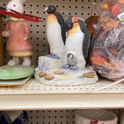 Penguins Figurines