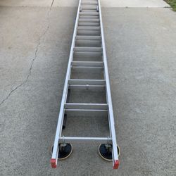 24 FT WERNER ALUMINUM LADDER 
