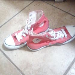 HIGH TOP CHUCKS