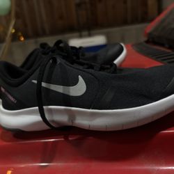 Nike Women Experience 8