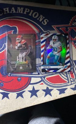 Tyreek Hill Football Card Lot (2 Cards)