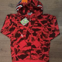 Red bape zip up hoodie ‼️Size medium Small