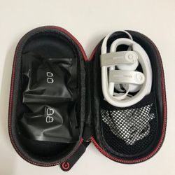 White Powerbeats (wired)